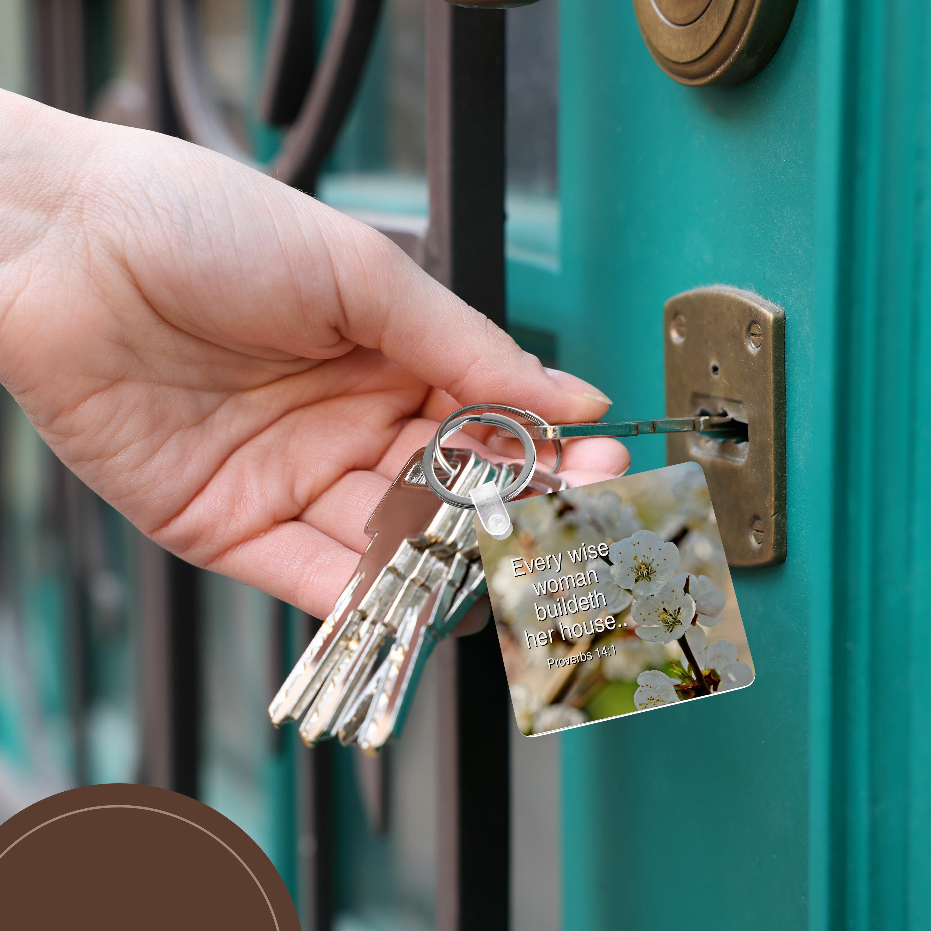 3dRose Key Chains Every wise woman buildeth her house.. (kc-311070-1)